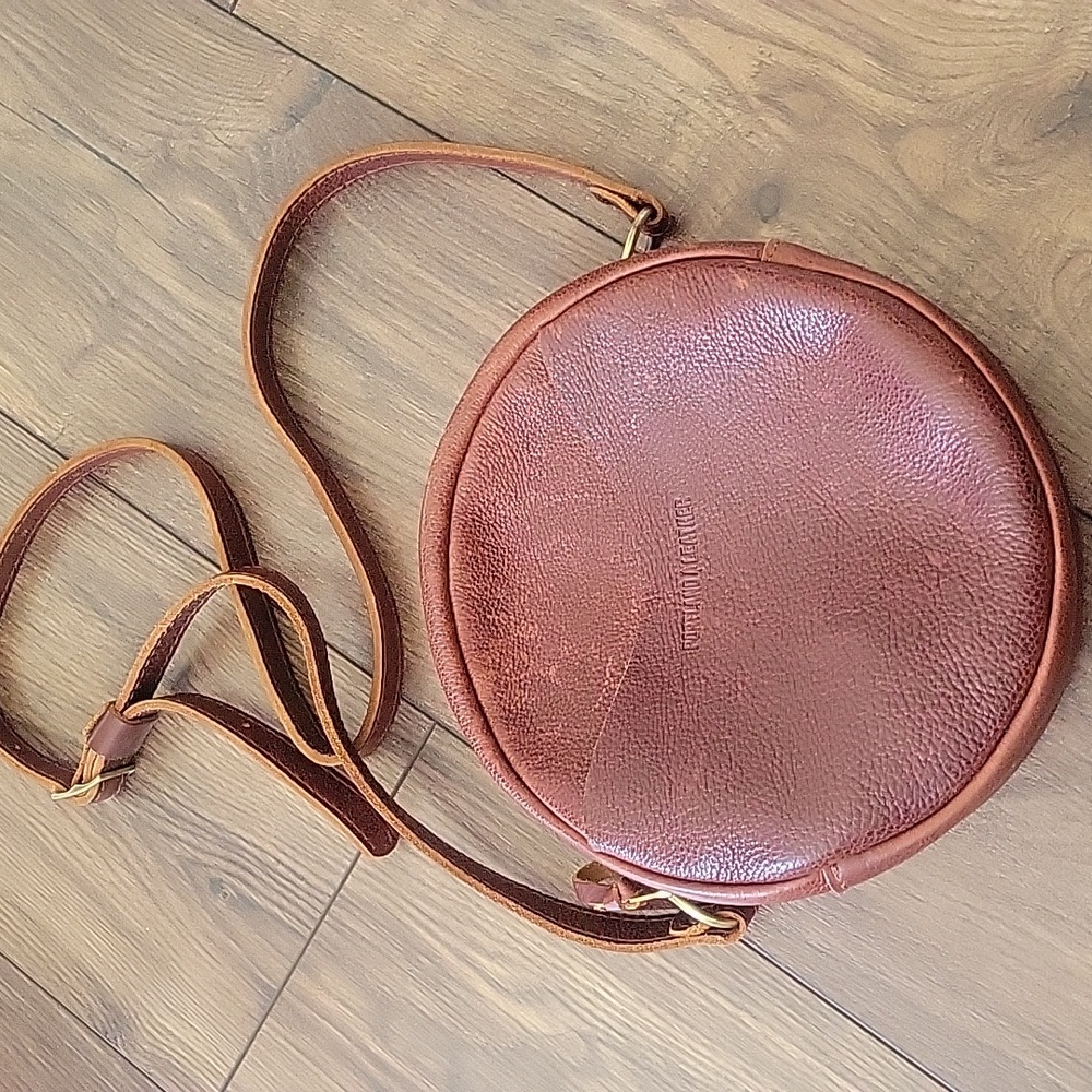 PORTLAND LEATHER  CROSSBODY BAG, LARGE SIZE - Picture 2 of 5